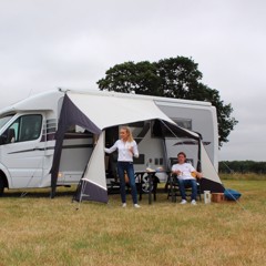 TECH-LINE Markiisikatto 285 x 240 cm ja useissa eri korkeuksissa.